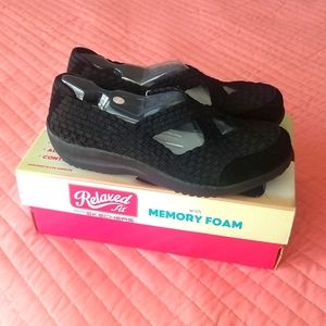 Sketcher Black Hand Woven comfort shoes Size 8